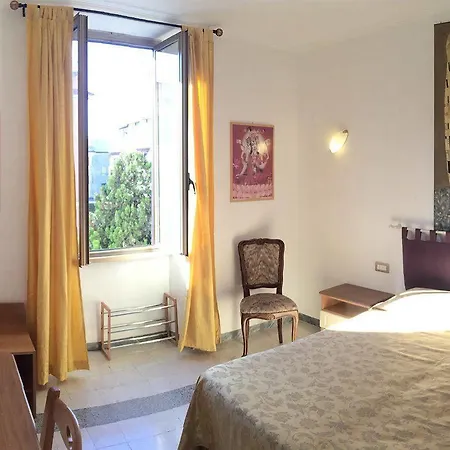 Amendola House Szálloda 3*