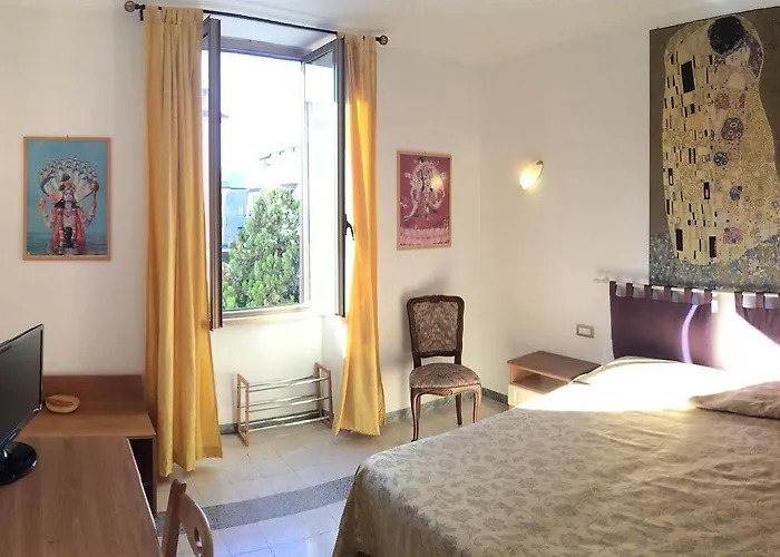 Amendola House Hotel 3*